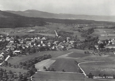 Photo ancienne du Village de Cuarnens vu du ciel